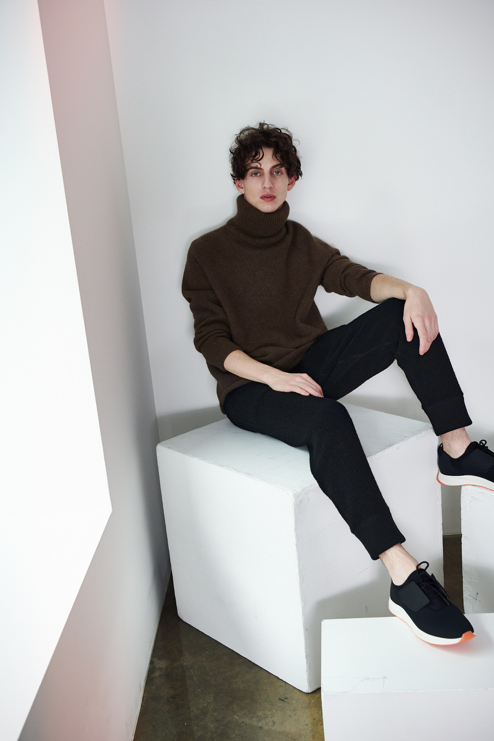 ＊  Creative Director : Hiroki Wakisaka  / Producer : Shinji Ashino(WAG INC.) / Styling : Kanenori Mori  / Hair : TAKESHI(sept) / Model : Reuben Chapman(Image Models )/ Special thanks to ; Hiromi Kawakami