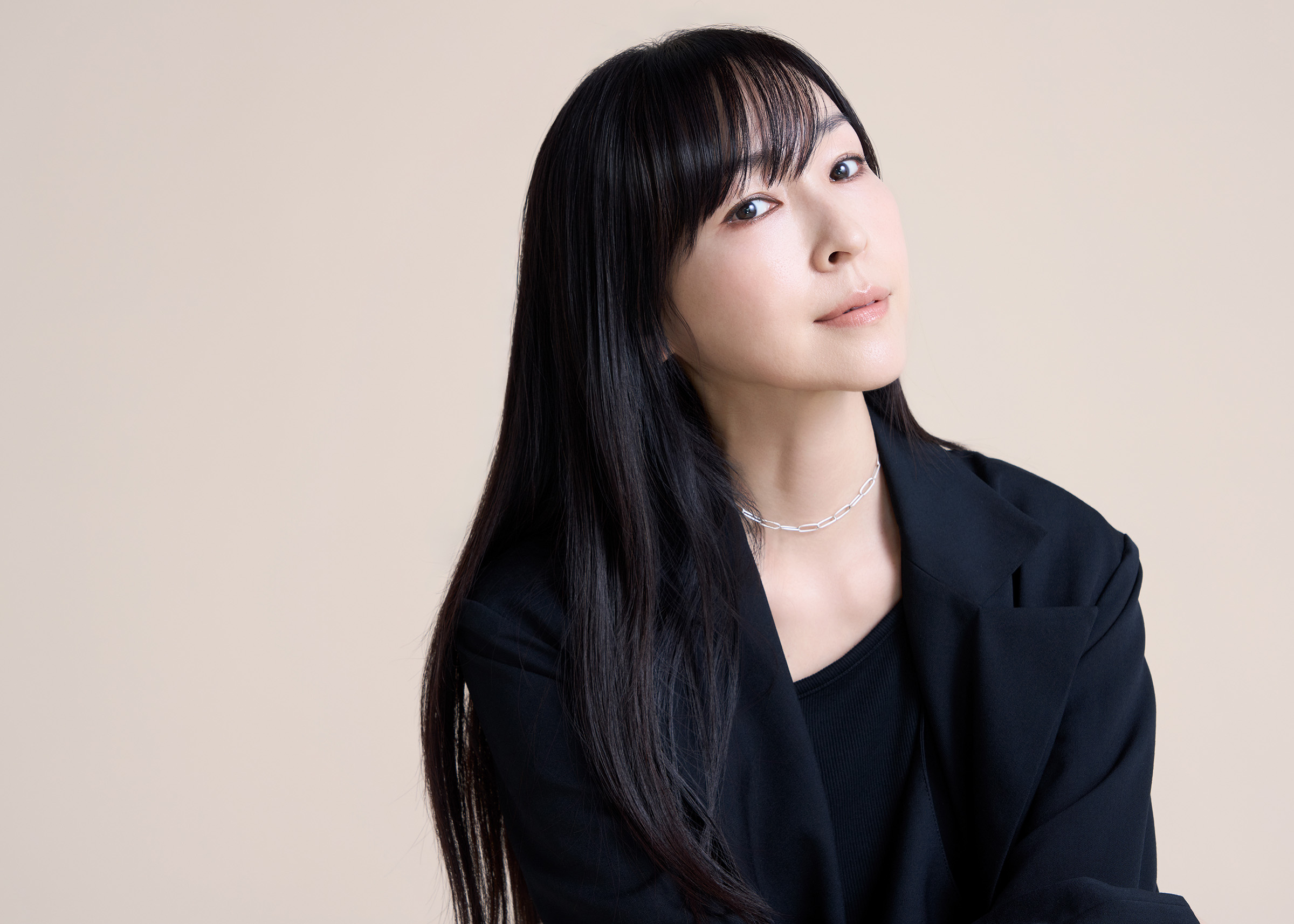 ＊ Staring : Kumiko Aso / Creative direction : Miyuki Kikuchi / Styling : Megumi Isaka / Hair&Make up : Yumi Narai 