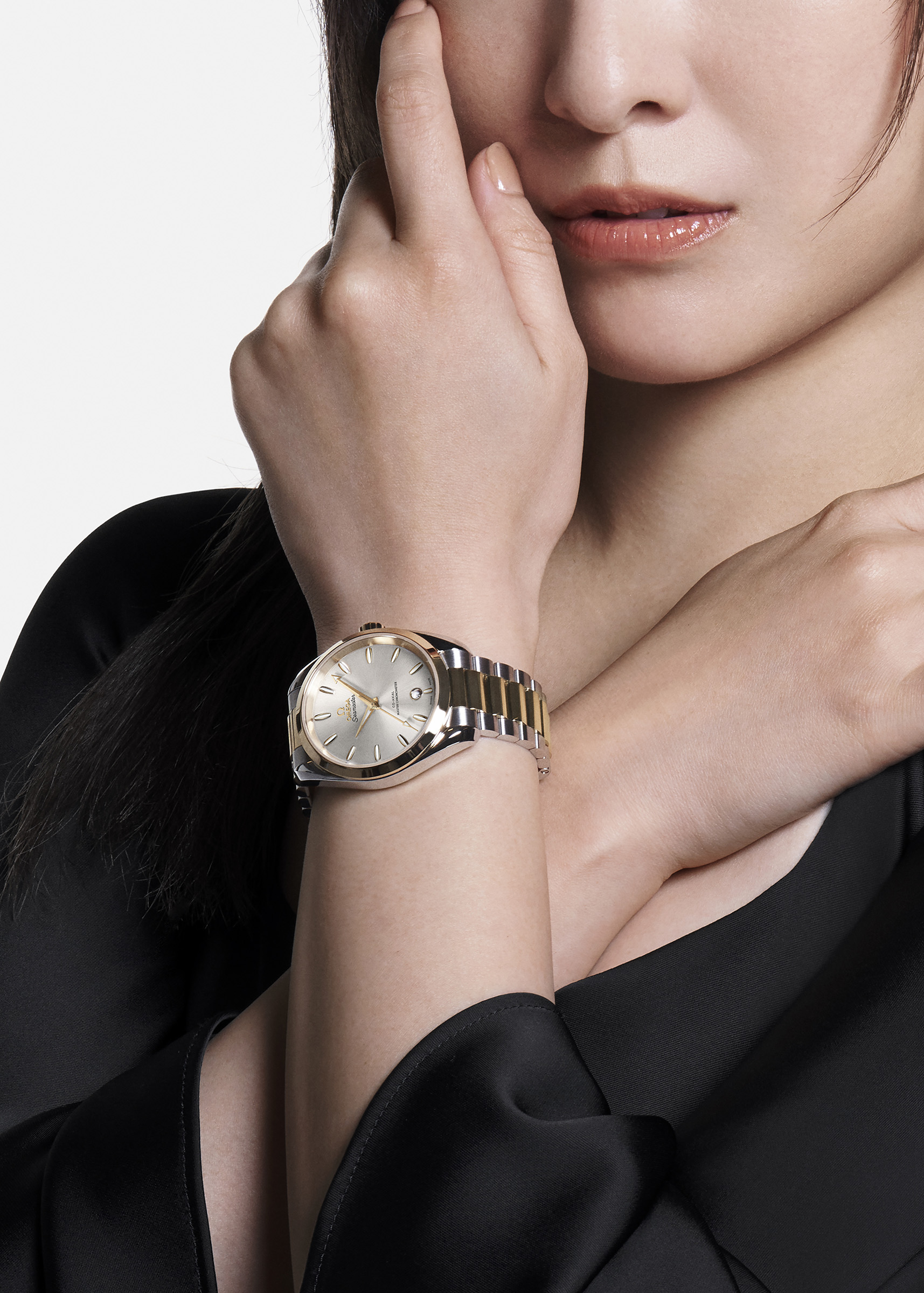 ＊ Staring : Yuriko Yoshitaka / Creative direction : Wataru Kitaura / Produce :  Ohori,Cynthia-Asami / Styling :  Hiromi Shintani / Hair&Make up : Tomoko Okada / Special thanks to :  Amuse 